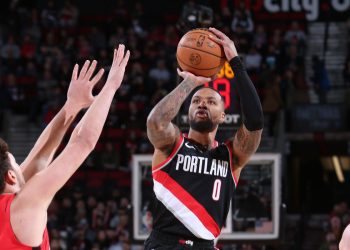 Lillard’dan tarihi performans