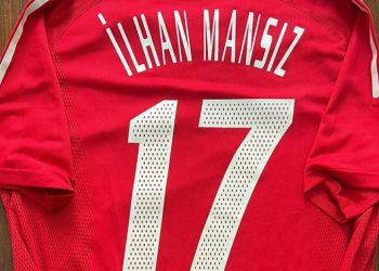 İlhan Mansız’dan depremzedelere destek