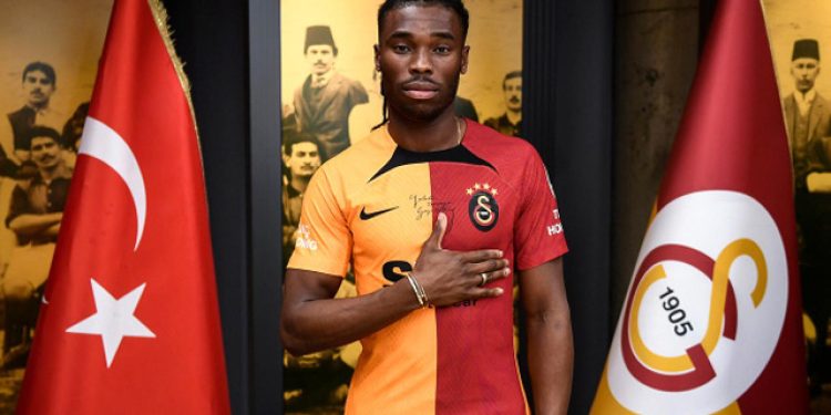 Galatasaray’ın ilk Kanadalı futbolcusu Adekugbe