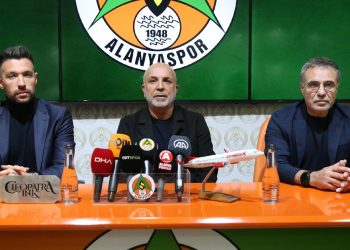 Alanyaspor’da göreve Ersun Yanal getirildi