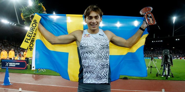 İsveçli atlet Duplantis sırıkla atlamada dünya rekorunu geliştirdi