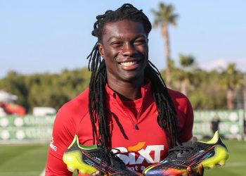 Bafetimbi Gomis’den “emeklilik” açıklaması