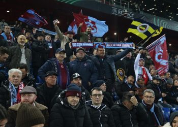 Tüm takım taraftarları Basel’de de “tek yürek”