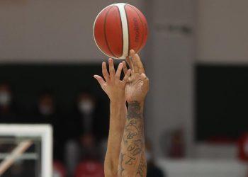 İzmir’deki basketbol turnuvasının bilet gelirleri depremzedelere bağışlanacak