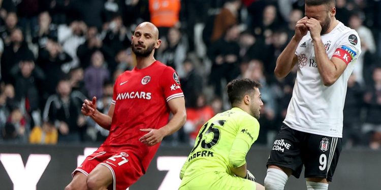 Dolmabahçe’de sessiz gece