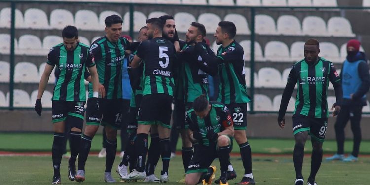 Denizlispor Teknik Direktörü Giray Bulak: Transfer yapamıyoruz
