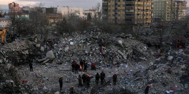 1500’e yakın dağcı arama kurtarma çalışmalarına katıldı