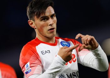 Eljif Elmas takımıyla birlikte yardım kampanyası başlattı