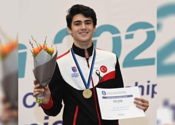 Eskrimci Enes Talha Kalender Avrupa üçüncüsü oldu