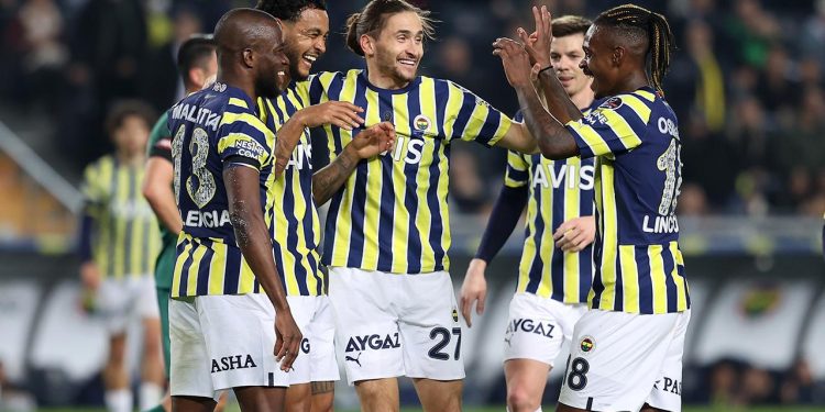Fenerbahçe’den farklı galibiyet