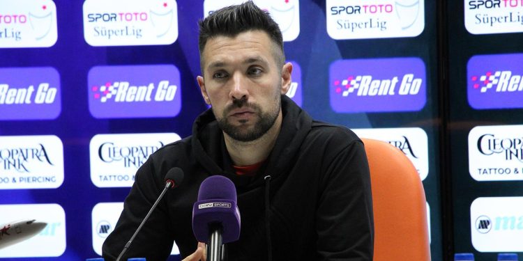 Francesco Farioli istifa etti