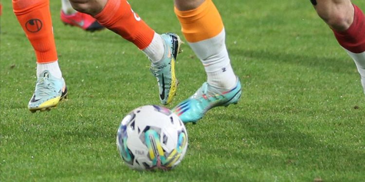 Depremzedeler için sahaya çıkacaklar