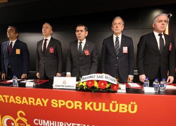 Galatasaray’da divan kurulu deprem gündemiyle toplandı