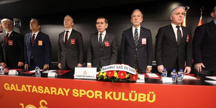 Galatasaray’da divan kurulu deprem gündemiyle toplandı