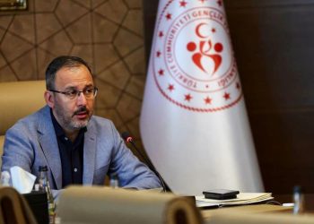 Bakan Kasapoğlu: Spor sahaları siyaset alanları değildir