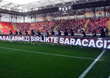 Ezeli rakiplerden deprem için örnek dayanışma