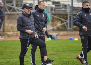 İzmir takımlarına teknik direktör dayanmıyor