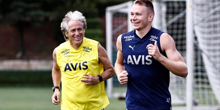 Jorge Jesus Attila Szalai’den vazgeçmiyor