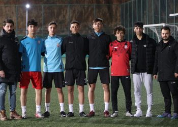 Kastamonuspor kapılarını Hataylı depremzede altyapı futbolcularına açtı