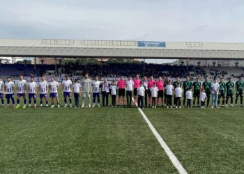 Kocaelispor ile Gebzespor depremzedeler yararına dostluk maçı yaptı