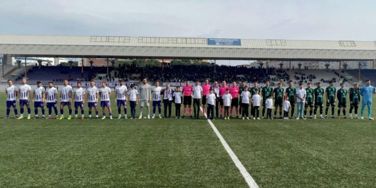 Kocaelispor ile Gebzespor depremzedeler yararına dostluk maçı yaptı