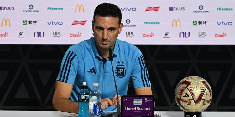 Scaloni 2026’ya kadar Arjantin’de