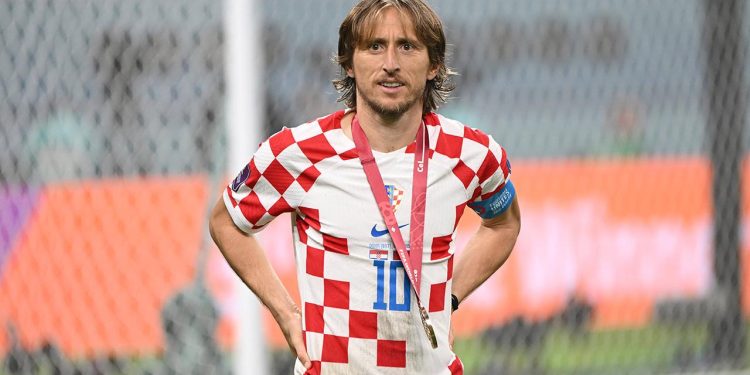 Luka Modric formasını depremzedeler için bağışladı
