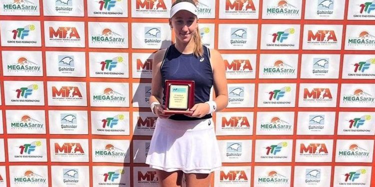 Milli tenisçi Ayşegül Mert Antalya’da ikinci oldu