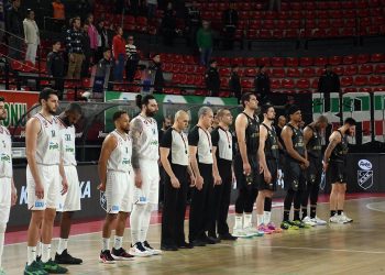 Basketbolda depremzedeler yararına özel maçlar düzenlendi