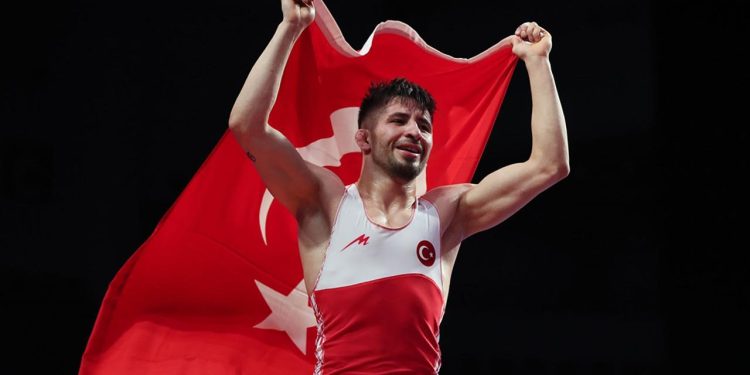 Milli güreşçi Süleyman Atlı’dan altın madalya