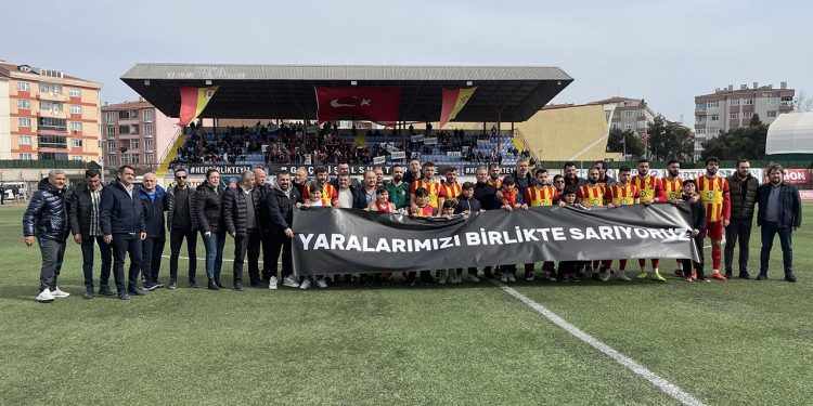 Tekirdağ’da depremzedeler yararına dostluk maçı yapıldı