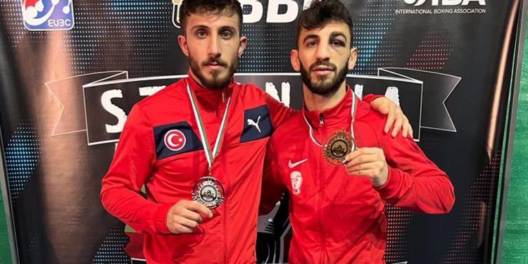 Milli sporculardan 2 madalya