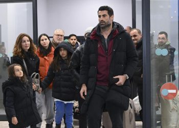 Volkan Demirel: Lütfen binalardan uzak durun