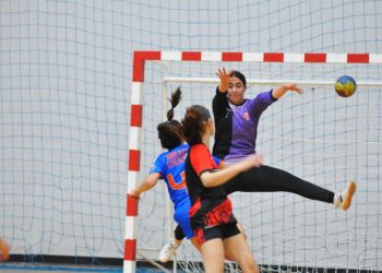 Hentbolda UKÜ ve Miracle Esentepe galip