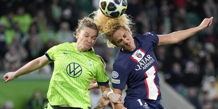 Wolfsburg ve Chelsea yarı finalde