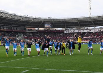 Napoli Torino deplasmanından farklı galip dönüyor