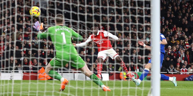 Arsenal farklı kazandı