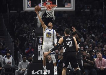 Curry’nin 50 sayısı yetmedi