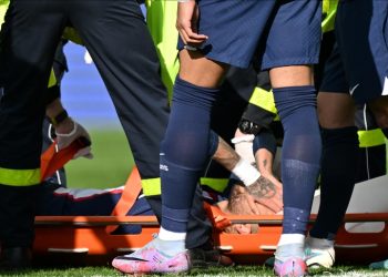 Neymar sezonu kapatıyor
