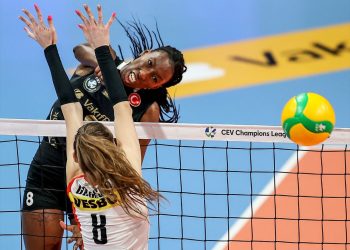 VakıfBank çeyrek finalde
