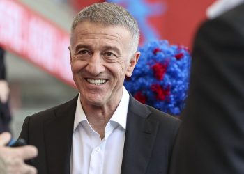 Taraftarlardan Ahmet Ağaoğlu’na geri dön çağrısı