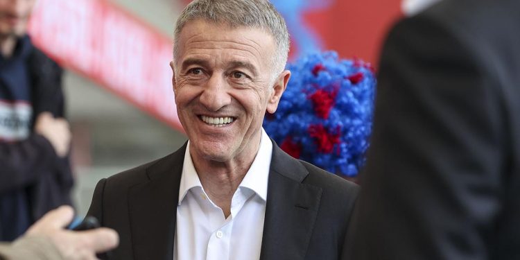 Taraftarlardan Ahmet Ağaoğlu’na geri dön çağrısı