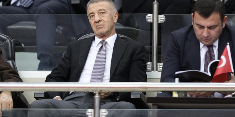 Trabzonspor’da Ahmet Ağaoğlu ve yönetimi ibra edildi
