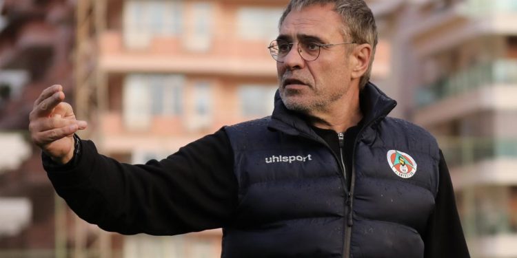 Alanyaspor sistem değişikliğine gidiyor