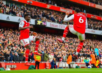 Arsenal peş peşe 6. galibiyetini aldı