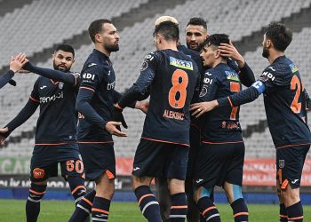 Başakşehir ligde üç maç sonra puan aldı