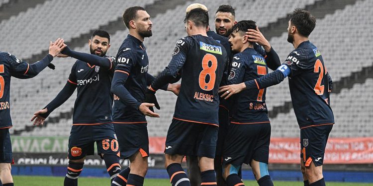 Başakşehir ligde üç maç sonra puan aldı