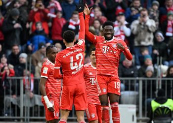 Bayern Münih liderliğini sürdürdü