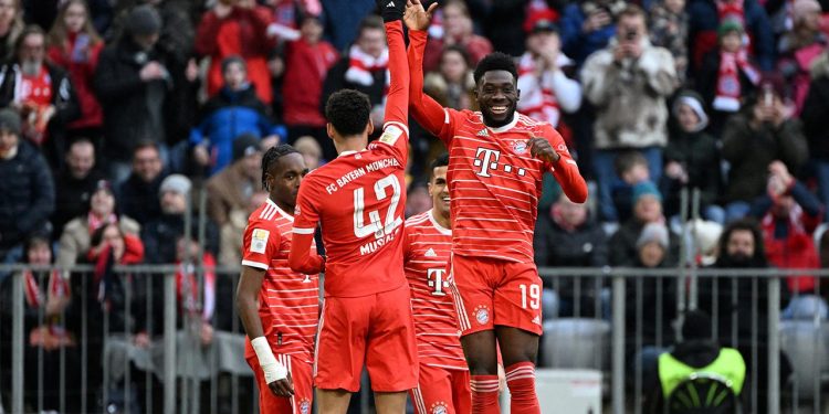 Bayern Münih liderliğini sürdürdü