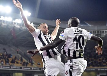 Beşiktaş çıkışını sürdürdü